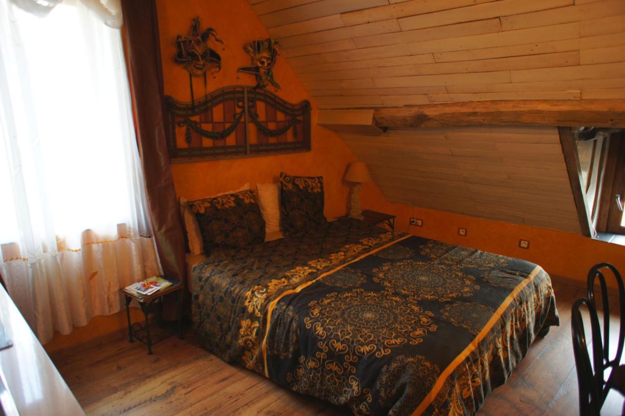 Aux Logis De La Solre Bed & Breakfast Ferriere-la-Petite Exterior photo