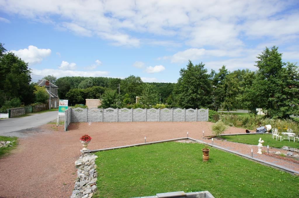 Aux Logis De La Solre Bed & Breakfast Ferriere-la-Petite Exterior photo