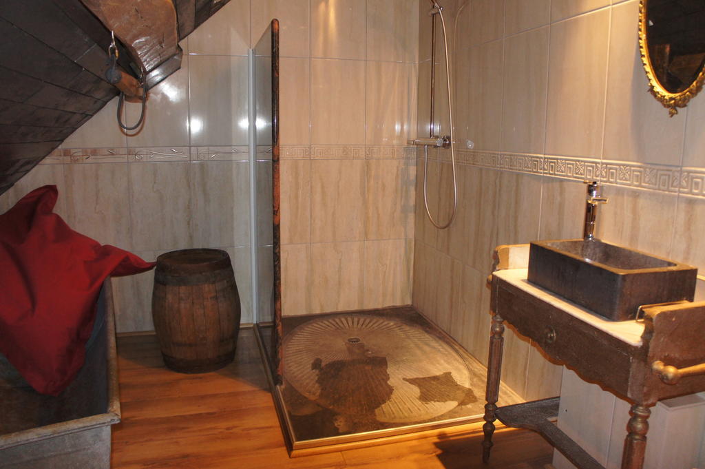 Aux Logis De La Solre Bed & Breakfast Ferriere-la-Petite Room photo