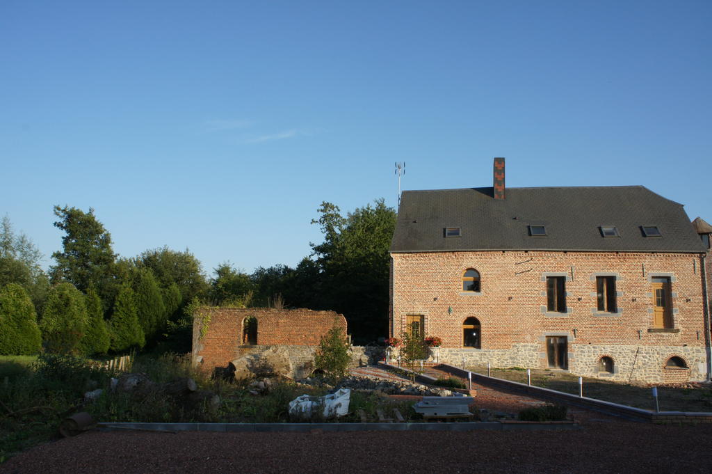 Aux Logis De La Solre Bed & Breakfast Ferriere-la-Petite Exterior photo