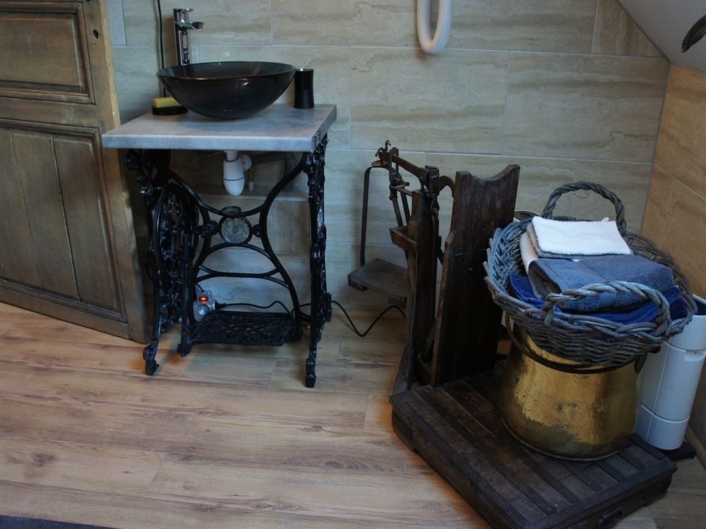 Aux Logis De La Solre Bed & Breakfast Ferriere-la-Petite Exterior photo