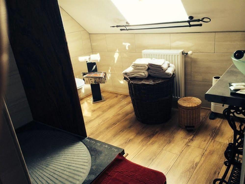 Aux Logis De La Solre Bed & Breakfast Ferriere-la-Petite Exterior photo